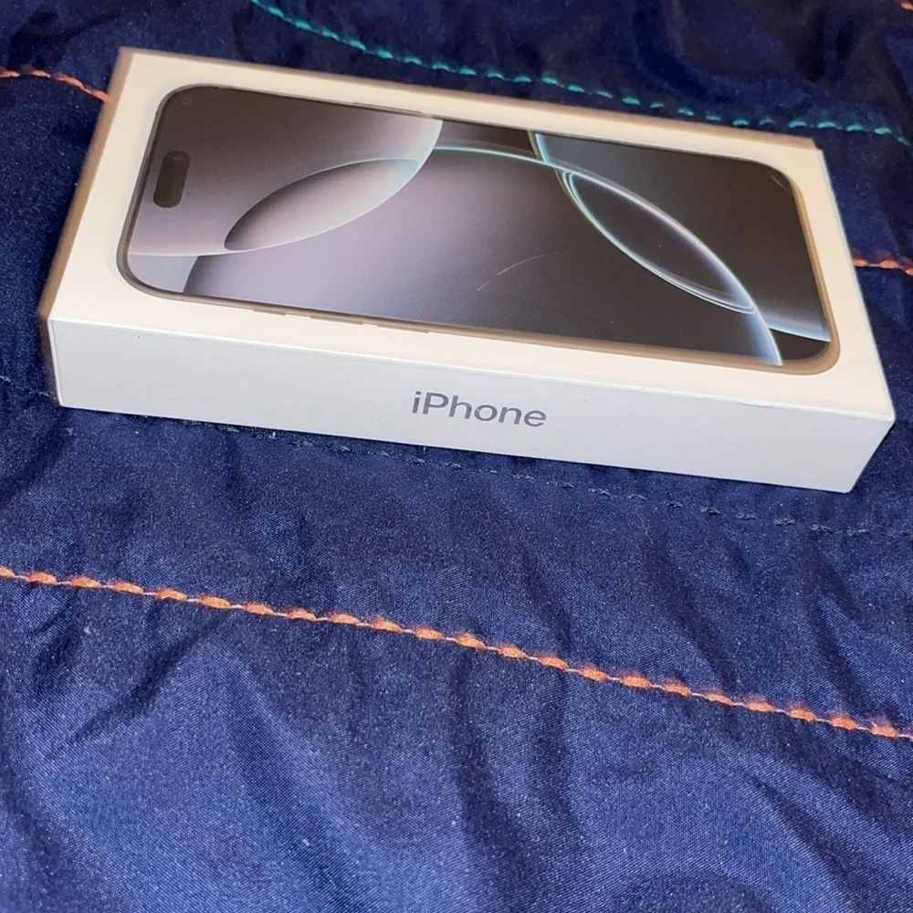 Apple iPhone 16 pro max box